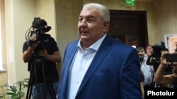 Armenia - Retired General Yuri Khachaturov arrives at the Special Investigative Service headquarters in Yerevan, 26 July 2018.