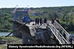 Вагончик с надписью «СЦКК» в зоне разведения