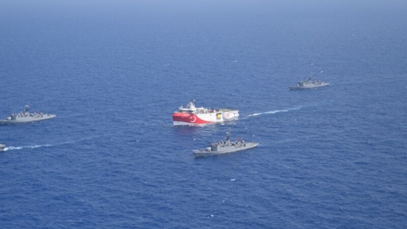 Turski brod počeo potragu za naftom i gasom u istočnom Sredozemlju, Grčka upozorava