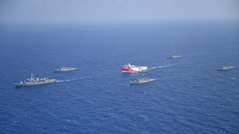 Урта диңгездә газ ятмалары тапкан Төркия Греция хәрби корабларына кисәтү ясады