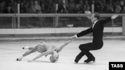 Олег Протопопов и Людмила Белоусова на Олимпиаде в Гренобле, 1968 год