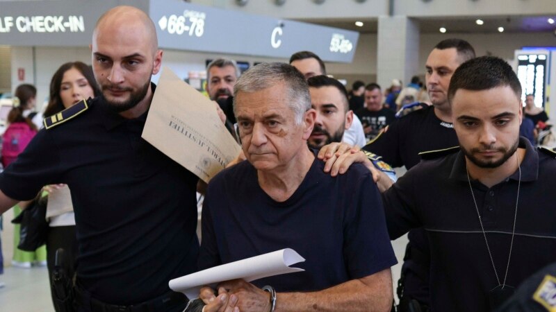 Ionuţ Costea, fost preşedinte Eximbank, condamnat la 6 ani de închisoare pentru mită, a fost extrădat din Turcia