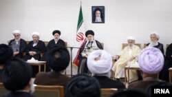 علی خامنه‌ای، رهبر جمهوری اسلامی در دیدار با رئیس و نمایندگان مجلس خبرگان. امروز ۴ مهر