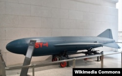 Китайская противокорабельная крылатая ракета "Хайин-2" ("Морской орел-2", или же по классификации НАТО Silkworm) на выставке в Пекине. 2 сентября 2017 года