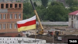 Мечтать о производственном буме в Южной Осетии не приходится. Даже уроженцы республики не спешат открывать производства на родине, потому что бизнес в республике находится под колоссальным давлением чиновников