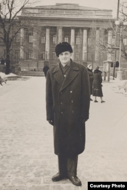 Юрій Бача перед Київським університетом