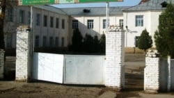 Orta mekdebiň binasy. Türkmenistan (arhiw suraty).