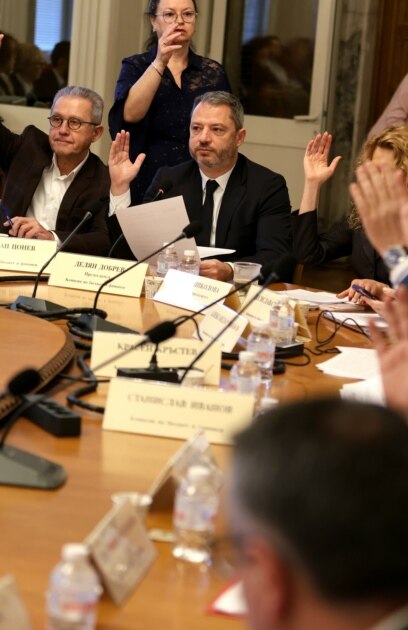 Управляващите от ГЕРБ БСП ИТН и ДПС Ново начало приеха