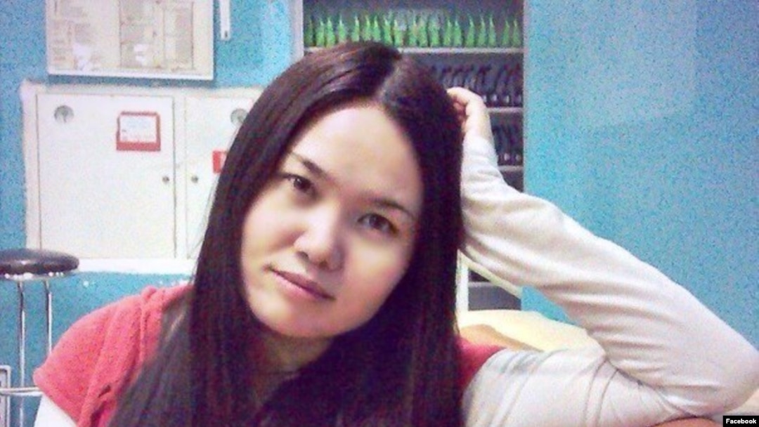 Ол жүгіріп барып, қыздың үстіне келді (видео)