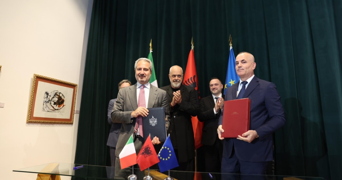 Nënshkruhet marrëveshja për ndërtimin e anijeve luftarake në Shqipëri