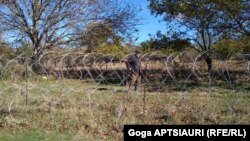 მავთულხლართებით გაყოფილი სოფელი ხურვალეთი