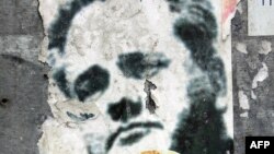 Na plakatima pisalo: "Milošević: Volim i ja vas! Leskovac: Mi tebe ne volimo"