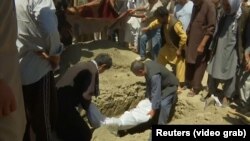 روز ۲۶ مرداد در پی یک حمله انتحاری به یک سالن برگزاری مراسم عروسی در کابل، ۶۳ نفر کشته و نزدیک به ۲۰۰ نفر زخمی شدند.