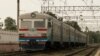 «Укрзалізниця»: 20 потягів затримуються через вибухи біля Калинівки