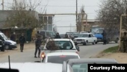 Nardaran, Baku, 29 november, police patrol on roads