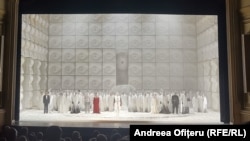 La finalul tragediei lirice în patru acte, spectatorii au aplaudat minute în șir. 