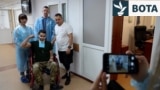 Rrëfimi i ushtarit ukrainas për ikjen këmbadoras nga robërimi rus
