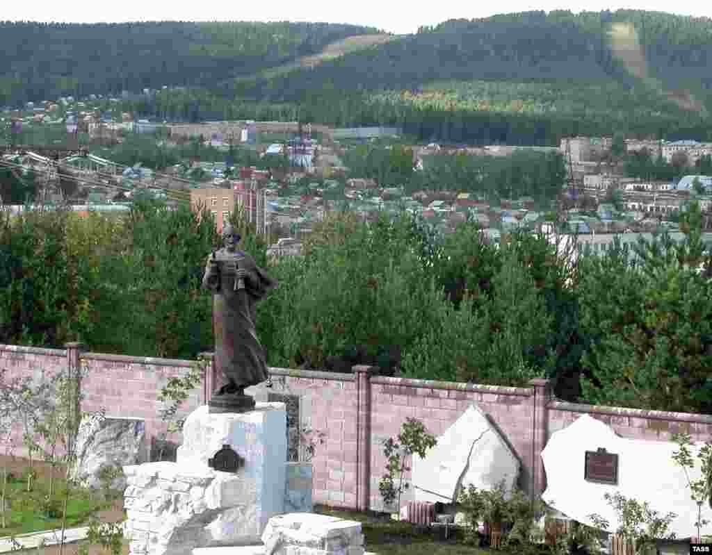 A view of the city from September 2004