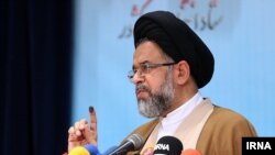 وزیر اطلاعات ایران می‌گوید که دولت یازدهم به دنبال حاشیه راندن هیچ گروه سیاسی از جمله اصلاح‌طلب، اصولگرا و مستقل نیست.