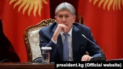 Outgoing Kyrgyz President Almazbek Atambaev (file photo)