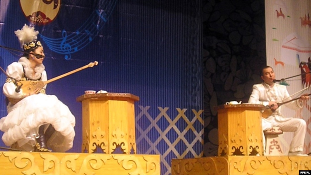 Жағымсыз аналарға арналған порно Кросс-киіну порносын онлайн көру