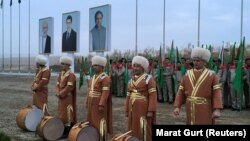 تاپی پروژه مشترک ترکمنستان، افغانستان، پاکستان و هند است که برای ساخت لوله انتقال گاز ترکمنستان به شبهقاره هند اجرا میشود