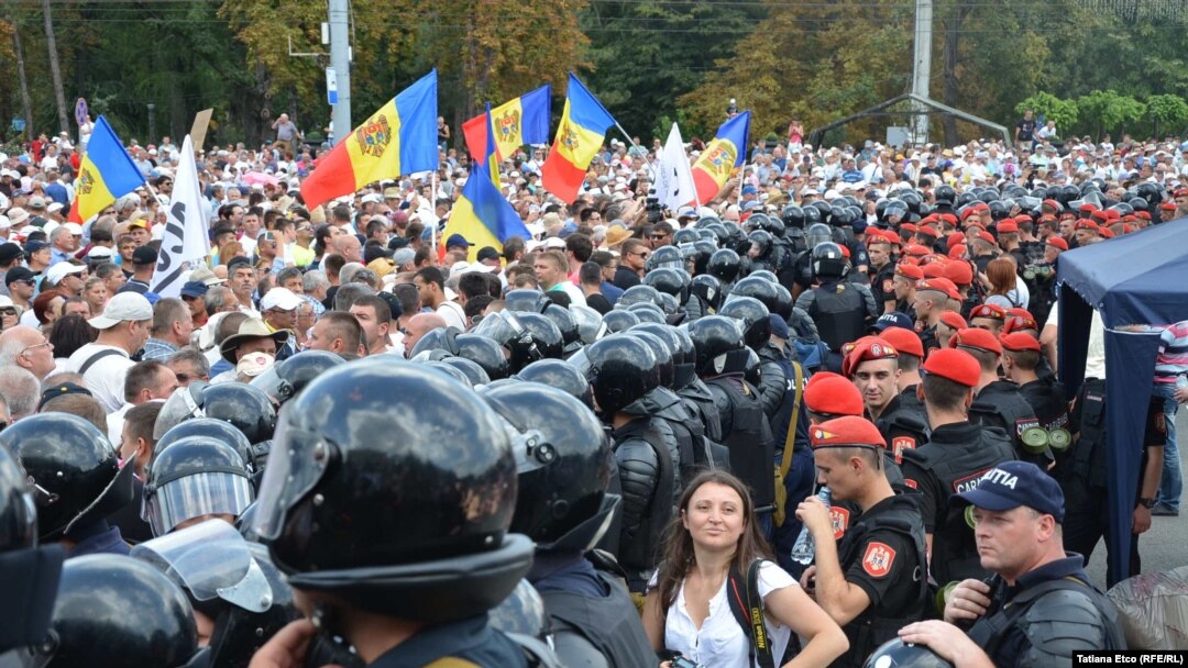 Молдовадагы өкмөтко каршы митинг