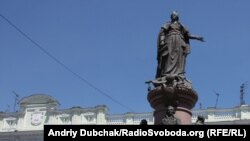 Манумэнт «Заснавальнікам Адэсы», цэнтральная фігура якога расейская імпэратрыца Кацярына ІІ