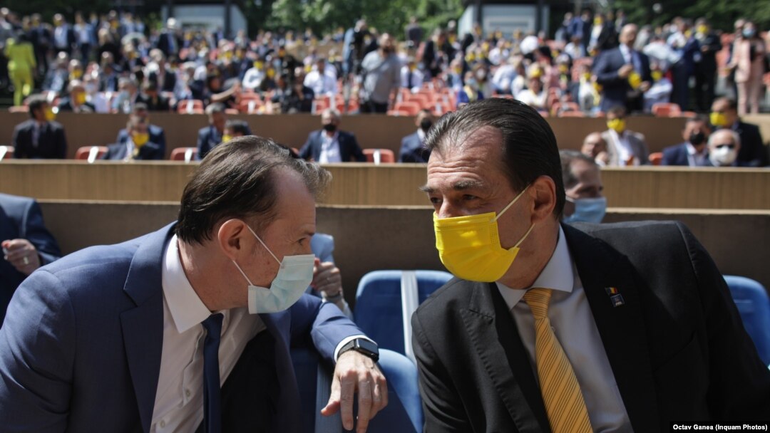 Premierul Florin Cîțu și liderul PNL Ludovic Orban se confruntă la scenă deschisă pentru șefia partidului. O luptă care ar putea aduce deservicii de imagine și partidului, și guvernării.