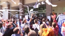 Activists Target Belgrade Mayor In Waterfront Development Protest