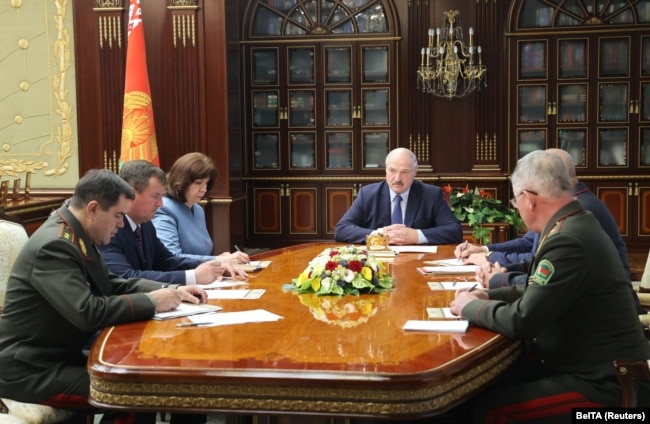 Президент Олександр Лукашенко головує на екстреному засіданні Ради безпеки Білорусі після затримання понад 30 найманців «Вагнера», Мінськ, 29 липня 2020 року