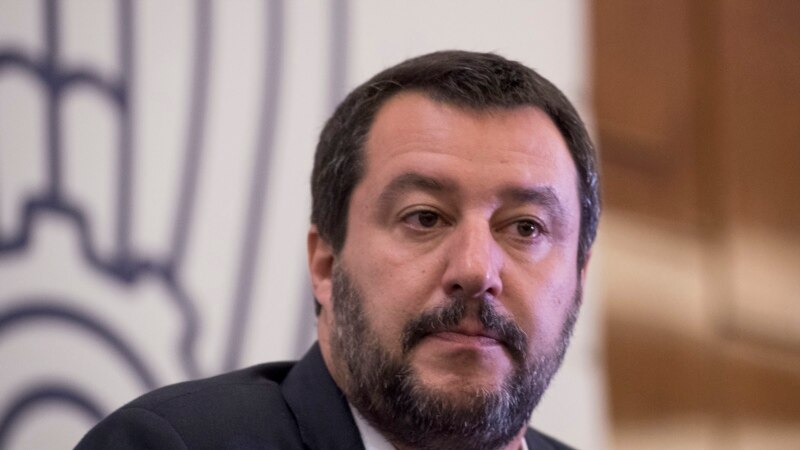 Вице-премьер Италии отрицает получение денег из России