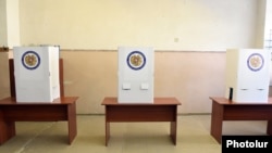 Armenia - A polling station in Vanadzor, 2Oct2016.