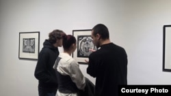 თემურ ხვინგია ესტონეთში დაიბადა და გაიზარდა. მამა აფხაზეთიდან იყო და 70-იან წლებში საცხოვრებლად ესტონეთში გადასახლდა. დედით უკრაინელია. 