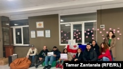 “დუმილი სირცხვილია” – ზუგდიდელი სტუდენტების პროტესტი გრძელდება