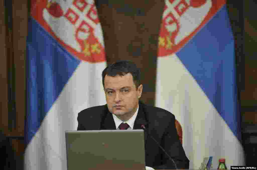 Premijer Srbije Ivica Dačić na vanrednoj sednici Vlade povodom hapšenja Darka Šarića