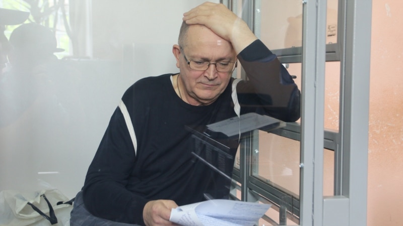 «Хирург со стажем». На суде в Киеве адвокат крымского экс-министра представил «доказательства невиновности»