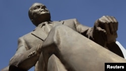 The life-size bronze statue of late Azerbaijani President Heydar Aliyev in Mexico City.