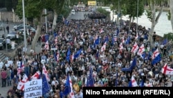 ევროპის მოედანზე მოქალაქეები 5 სხვადასხვა ადგილიდან მარშით მივიდნენ. 