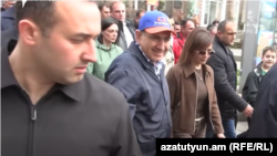 Armenia - Prime Minister Nikol Pashinian and his wife Anna Hakobian walk in Gyumri ahead of a pre-election concert, April 19, 2026.