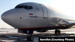 "Аэрофлоттун" Чыңгыз Айтматов атындагы жаңы Боинг–737-800 учагы, "Шереметьево" эл аралык аба майданы, Москва, Орусия, 19.01.2014.