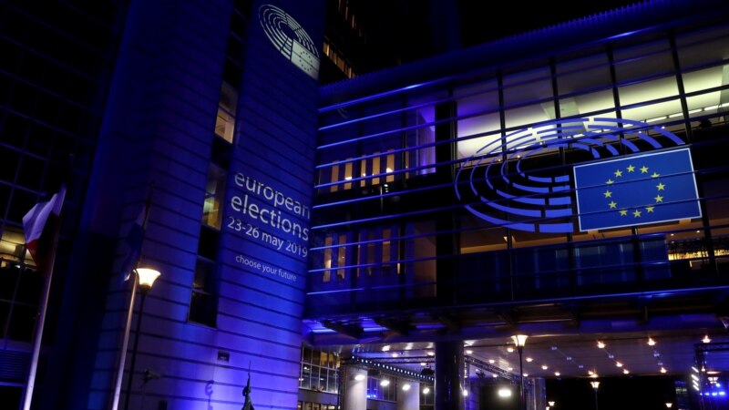 PE-ja miraton raportin për Kosovën, mbështet liberalizimin e vizave