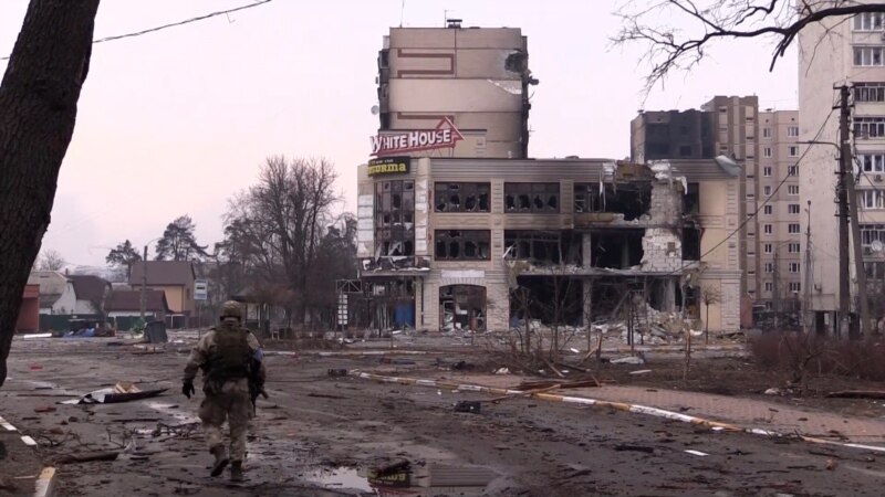 Leševi i ruševine u Irpinu nakon povlačenja ruskih snaga