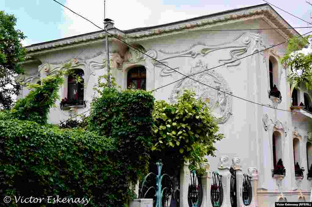 Clădire în stil Art Nouveau, restaurată profesional pe Str. Dimitrie Racoviță, zona Mântuleasa, București