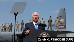 Перед тем как покинуть Грузию, вторая чета США поприветствовала военных, участвовавших в учениях «Достойный партнер-2017» в Вазиани