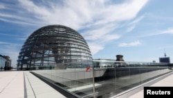 Berlin, cupola de sticlă a Reichstag-ului, sediul Parlamentului. iulie 2021.