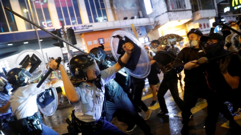 Пратэсты ў Ганконгу: паліцыя ўпершыню ўжыла агнястрэльную зброю