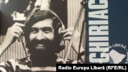 Detaliu de pe coperta discului compact comemorativ lansat de Radio Europa Liberă în martie 2005, la 30 de ani de la asasinarea lui Cornel Chiriac.