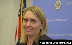 Bridget Brink, vice-asistenta secretarului de stat american într-o vizită la Chișinău