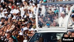 Zeci de mii de persoane au asistat în Piața Eroilor din Budapesta, la liturghia de încheiere a celui de-al 52-lea Congres Euharistic Internațional, oficiată de Papa Francisc.